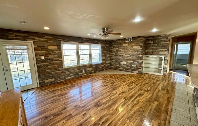 5002 46th 3Bed/2Bath Available Now!