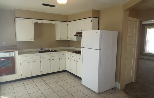 1 bed, 1 bath, 800 sqft, $895, Unit 922