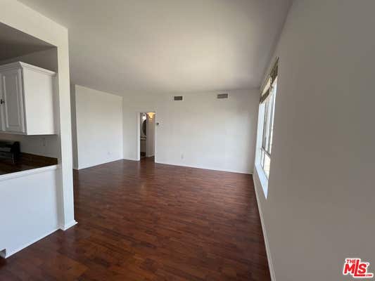 622 S Barrington Ave