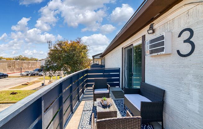 2 beds, 1.5 baths, 941 sqft, $1,725