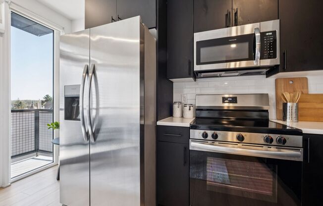 2 beds, 1 bath, 779 sqft, $1,750, Unit 105