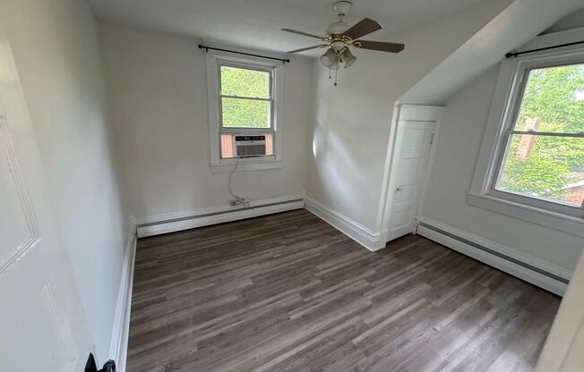 Charming Lakeside Gem: Recently Updated 3 Bed, 1.5 Bath Home with Fenced Yard!