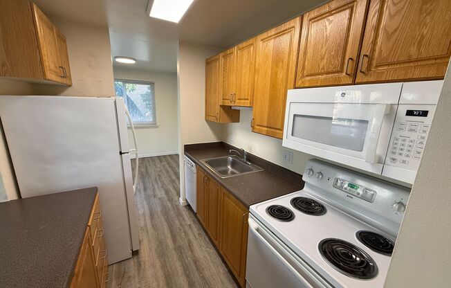 2 beds, 1 bath, 859 sqft, $2,695, Unit C-202