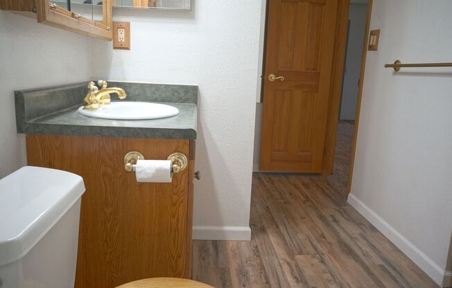 1 bed, 1 bath, $1,300, Unit #A202