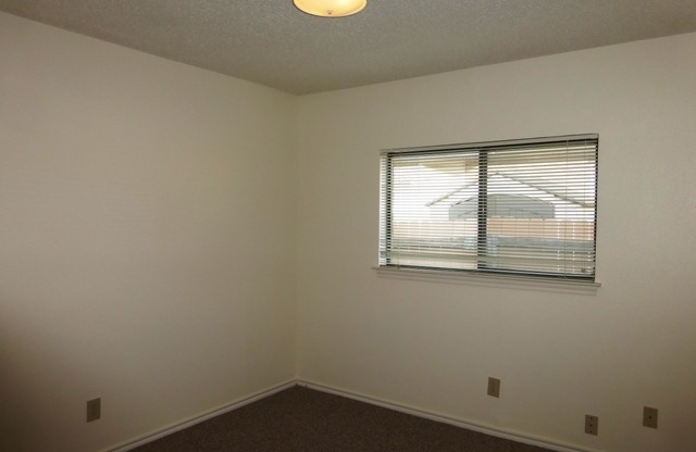 3 beds, 2 baths, $1,750