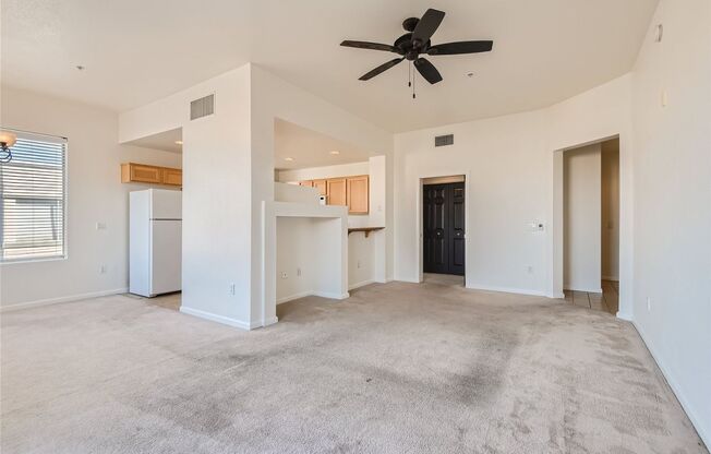 2 Bedroom Mid-Rise Condo at PARK AVENUE!
