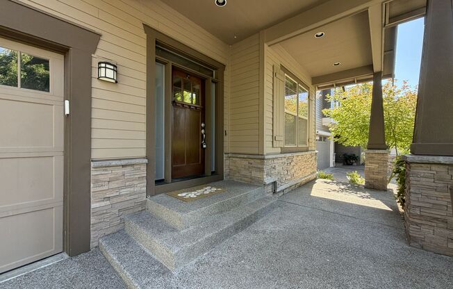 3Bd/ 2.5Ba North Bethany Home ~ 2 Car Garage, Fenced Backyard, Fabulous Kitchen