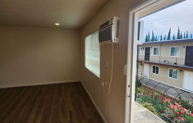 289 - 1895 San Vincente