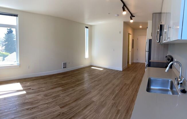 Studio, 1 bath, 430 sqft, $1,695, Unit 409