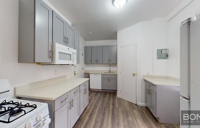 2 beds, 1 bath, $4,527, Unit 11