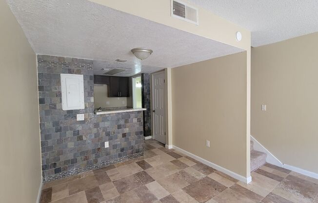 Condo Near Semoran and Curry Ford, Orlando!