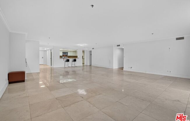 3 beds, 4 baths, 2,426 sqft, $6,995, Unit 309