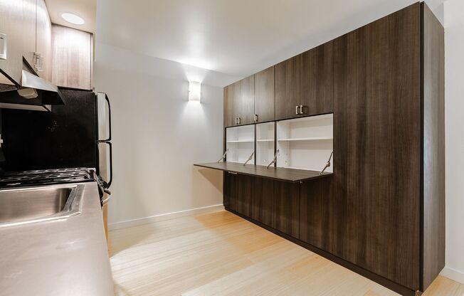 1 bed, 1 bath, 727 sqft, $1,695, Unit 203