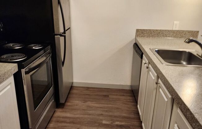 1 bed, 1 bath, 803 sqft, $1,695, Unit 250