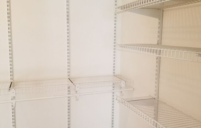 1 bed, 1 bath, 704 sqft, $1,425, Unit 16