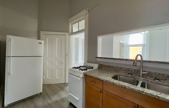 3 beds, 2 baths, 900 sqft, $1,500, Unit 1324-3F
