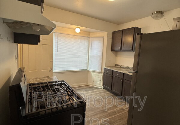 5243 N TEUTONIA AVE