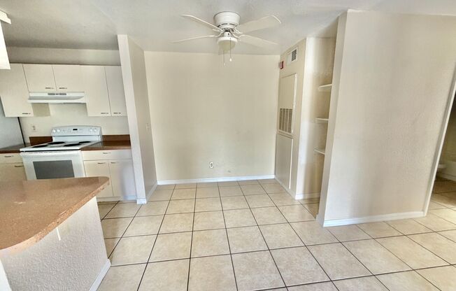 2 beds, 1 bath, $1,495, Unit r2550n3103