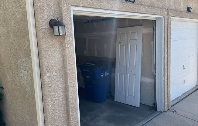 Beautiful 3-Bedroom 2.5 Bathroom in Briargate with Washer & Dryer!