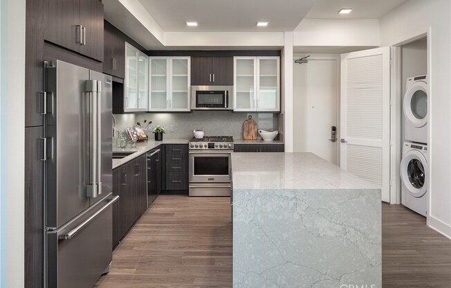 2 beds, 2 baths, 1,305 sqft, $3,418, Unit 204