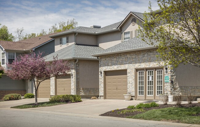 Home - Pine Meadow Townhomes - Shawnee, KS