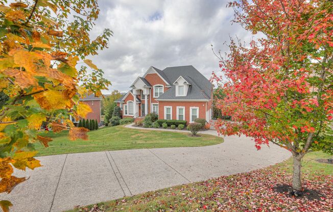 4BR Executive Home in Brentwood