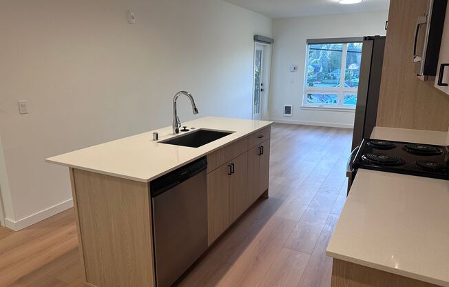 2 beds, 2 baths, $2,399, Unit 204