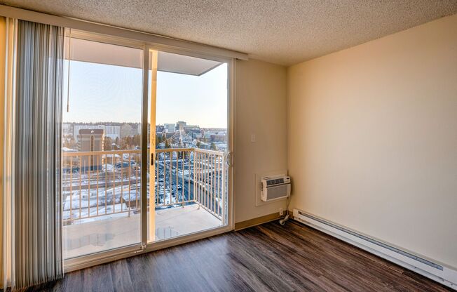 2 beds, 1 bath, 1,015 sqft, $1,650, Unit 191