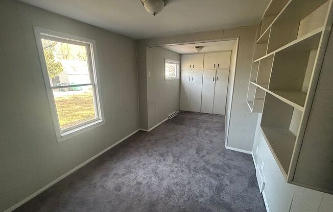 3 beds, 1 bath, $1,250