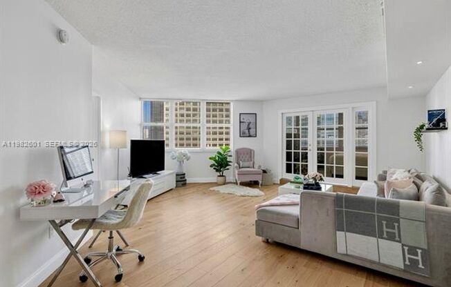 801 Brickell Bay Dr # 1262 (A11982601)