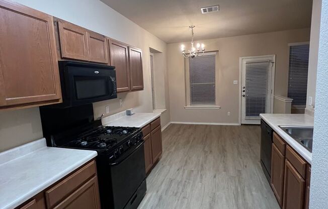 4 bedroom 2.5 bath Kensington Trails home Available in August!