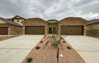 3 beds, 2 baths, $1,395, Unit 411 Emma Dr.