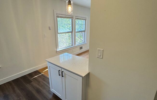 1 bed, 1 bath, 425 sqft, $1,553, Unit 302