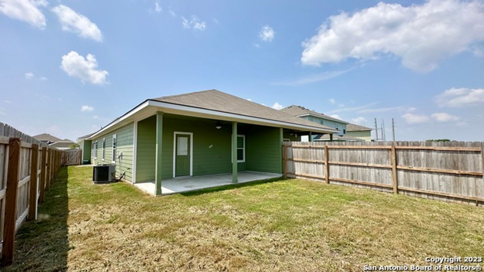 3 beds, 2 baths, $1,395