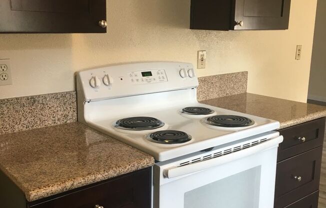 1 bed, 1 bath, 756 sqft, $1,925, Unit 35