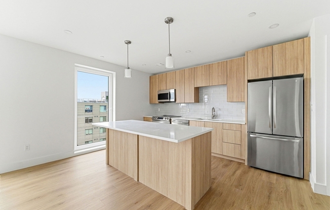 1 bed, 1 bath, 644 sqft, $3,500, Unit 603