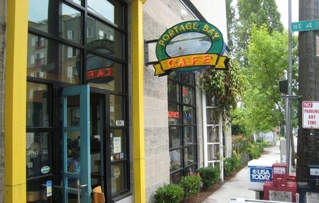 1 bed, 1 bath, 737 sqft, $1,795, Unit 302