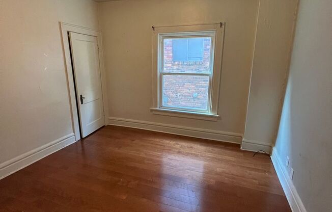 3 beds, 1 bath, 1,500 sqft, $1,700, Unit 1997