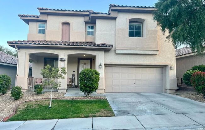 Spacious & Stylish 4-Bed in Summerlin with Balcony Retreat