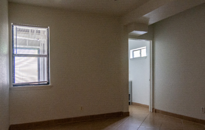 811 ALT BARRYMORE BLVD