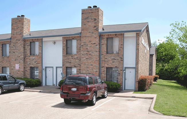 Little Creek Apartments – Your Ideal Home in Cedar Hill, TX!