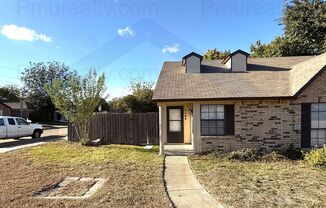 AVAILABLE NOW!!! Half Duplex 2 bed 1 bath in Dallas
