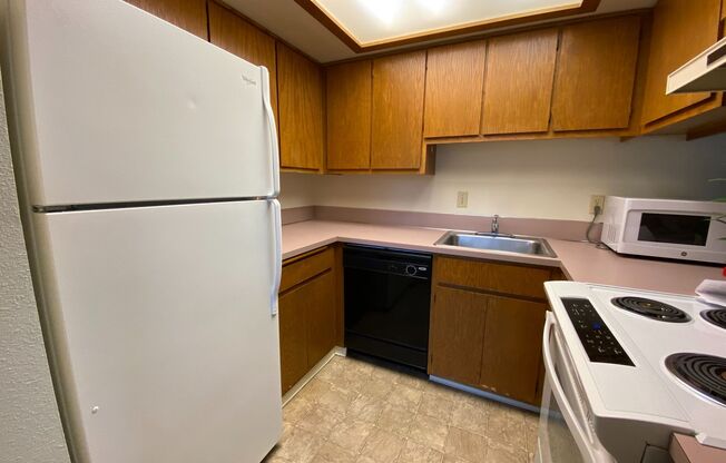 Large 2 bedroom townhome with LOTS of natural light!