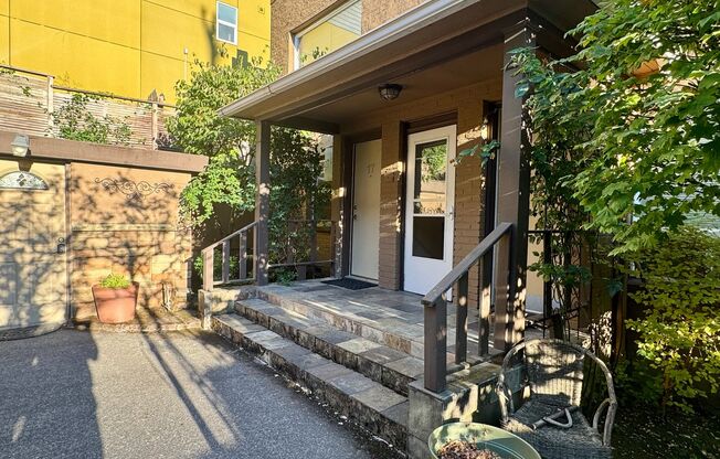 1 bed, 1 bath Condo - Walk score 92!