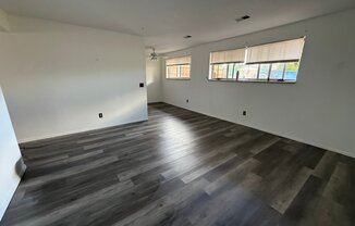 211 S BRENTWOOD