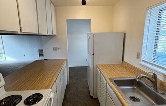 3 beds, 1 bath, $1,800, Unit Unit 01