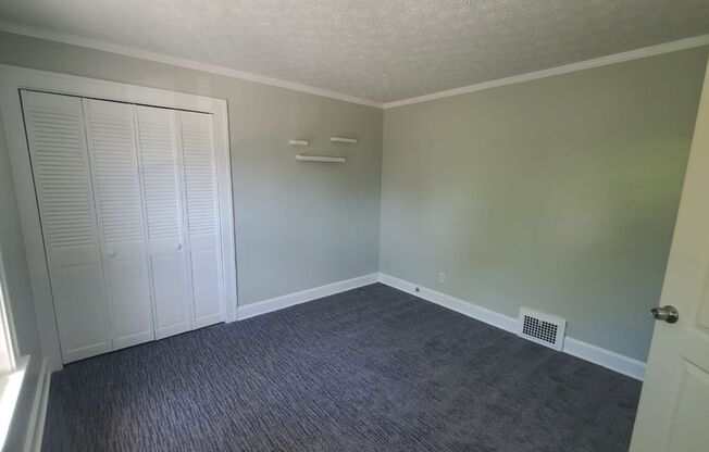 3 beds, 1 bath, $1,400