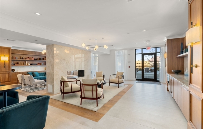 2 beds, 2 baths, 902 sqft, $4,500, Unit 710