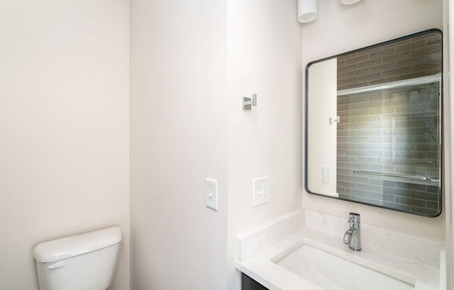 1 bed, 1 bath, $1,084, Unit 875 Michigan Ave Apt. 206