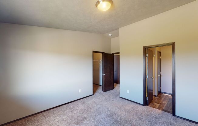 2 beds, 2 baths, 1,275 sqft, $1,635, Unit 591-04